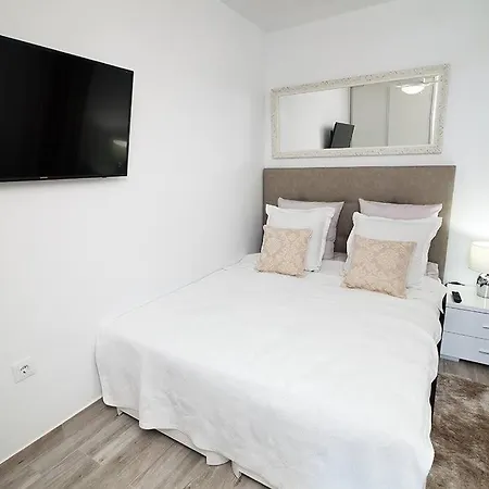 Island Village With Appartement *