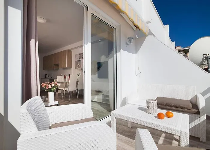 Island Village With Appartement