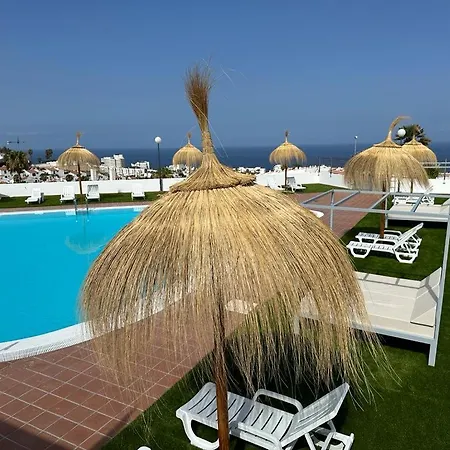 Island Village With Apartament *